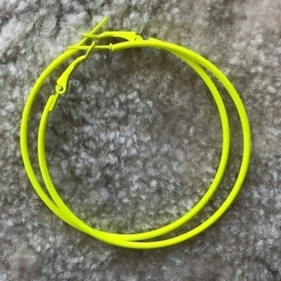 Neon Yellow Retro 80’s Large Stainless Steel Hoops Earrings NWT - Picture 1 of 3